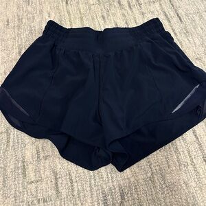 Lululemon Hotty Hot Shorts High Rise 2.5”